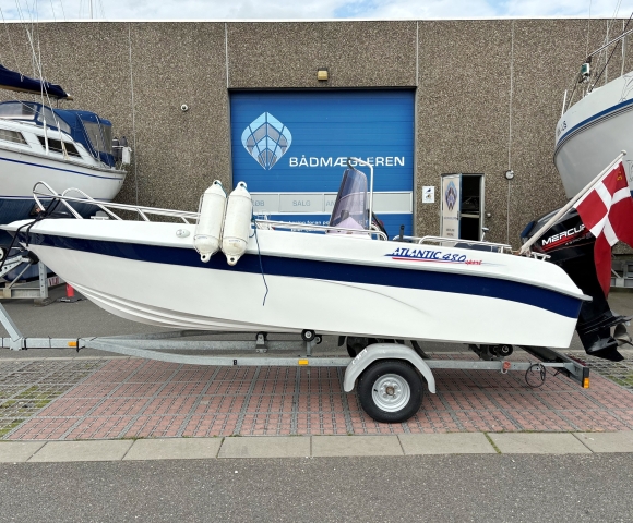 Atlantic 480 Sport Styrepultsbåd