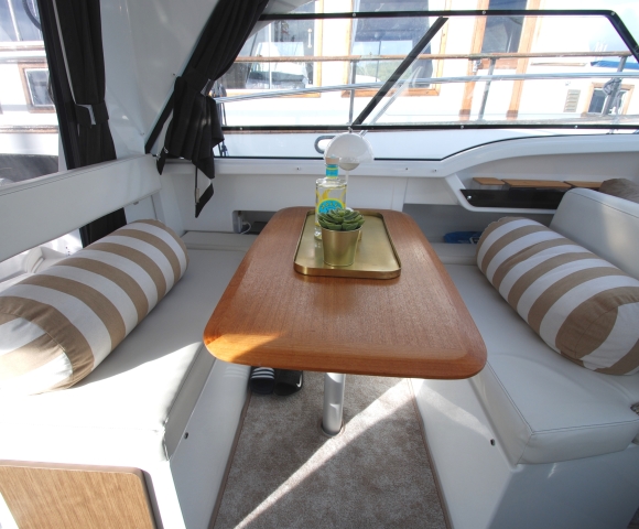 Beneteau Antares 8