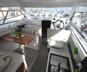 Beneteau Antares 8